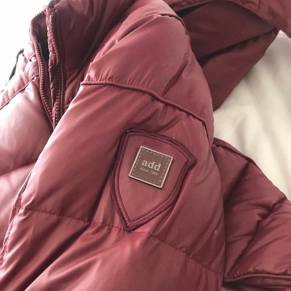 add maroon puffer jacket - Picture 2 of 5